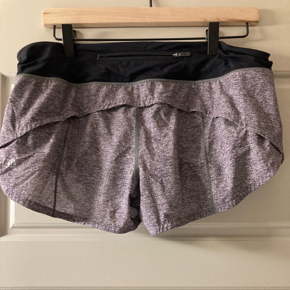 Lululemon Speed Up Low Rise lined Short 2.5” Size 8